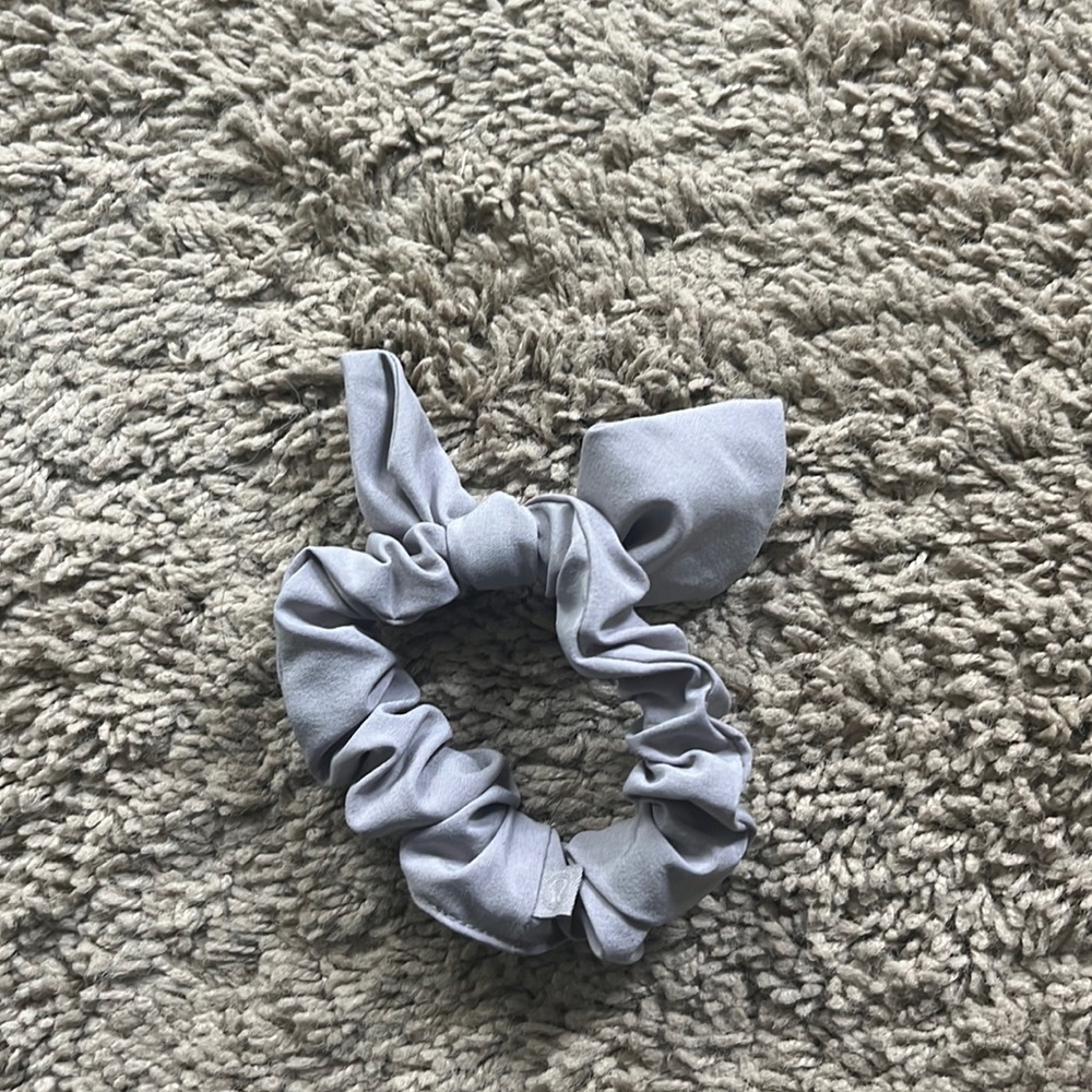 Lululemon scrunchie